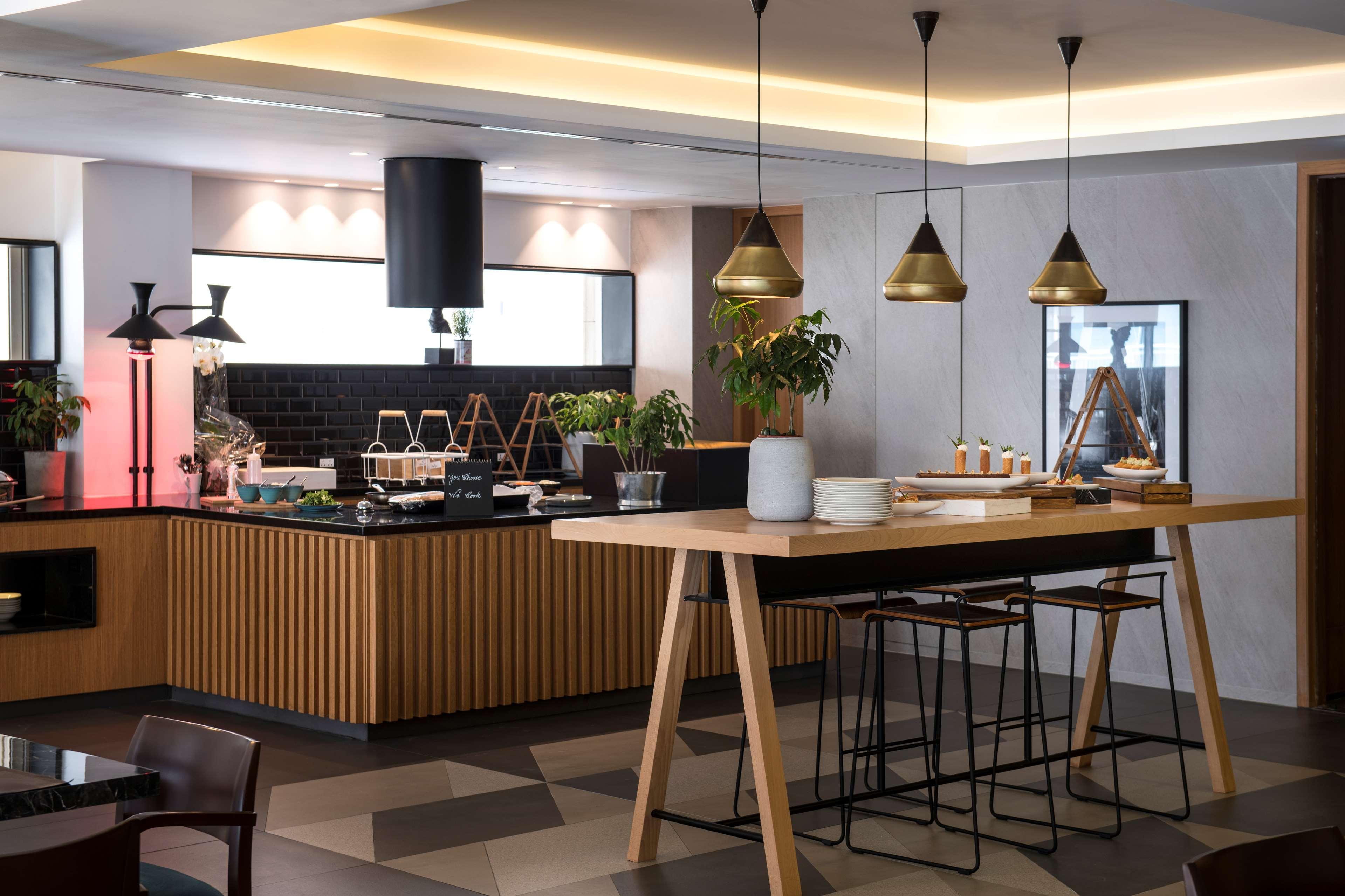 Radisson Blu Hotel, Beirut Verdun エクステリア 写真 The Kitchen