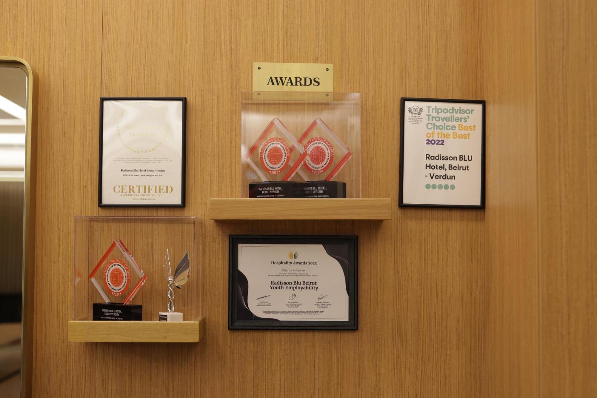 Radisson Blu Hotel, Beirut Verdun エクステリア 写真 Awards